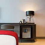 Corendon New-west, A Tribute Portfolio Hotell 4*