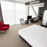 Corendon New-west, A Tribute Portfolio Hotell 4*