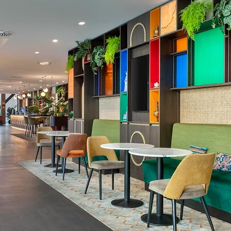 Corendon New-west, A Tribute Portfolio Amsterdam