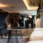 Corendon New-west, A Tribute Portfolio Amsterdam