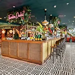 Corendon New-west, A Tribute Portfolio