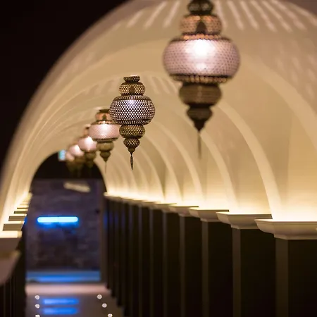 Corendon New-west, A Tribute Portfolio Hotel