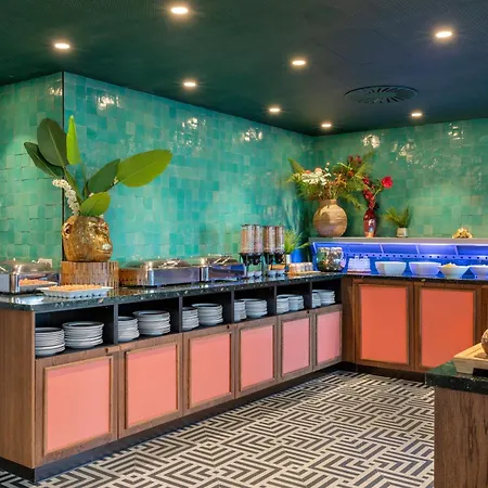 Hotel Corendon New-west, A Tribute Portfolio
