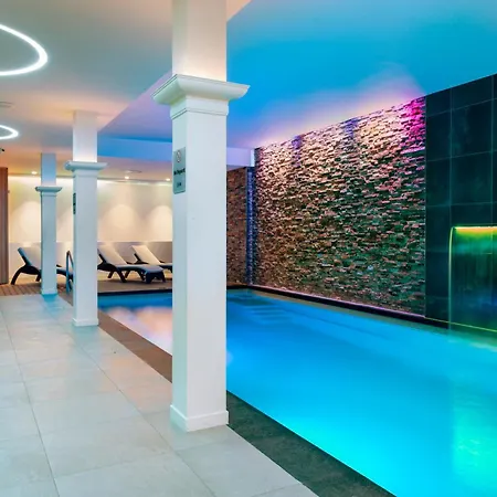Hotel Corendon New-west, A Tribute Portfolio