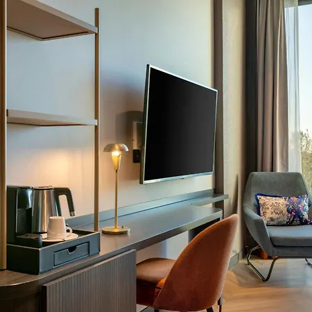 Corendon New-west, A Tribute Portfolio Amsterdam