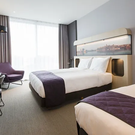 Corendon New-west, A Tribute Portfolio Ámsterdam