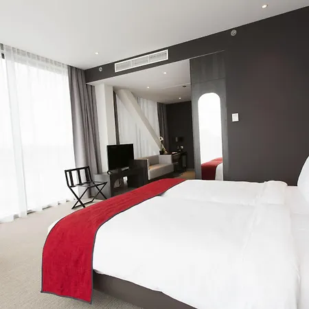 Corendon New-west, A Tribute Portfolio Hotel