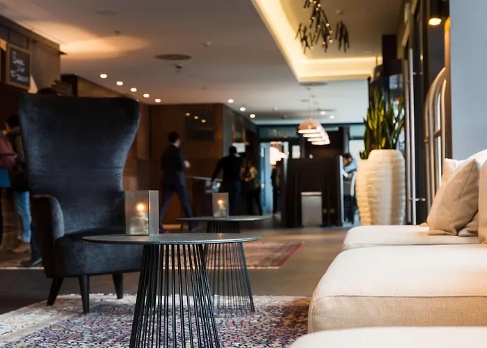 Corendon New-west, A Tribute Portfolio Amsterdam