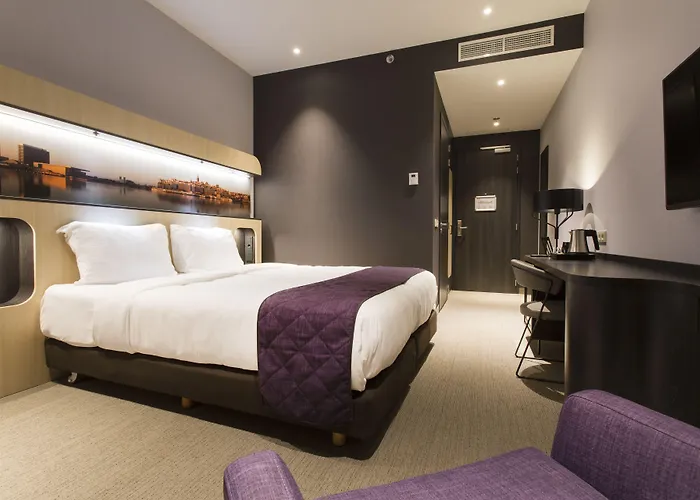 Corendon New-west, A Tribute Portfolio Amsterdam