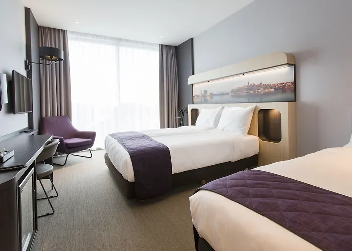 Corendon New-west, A Tribute Portfolio Amsterdam