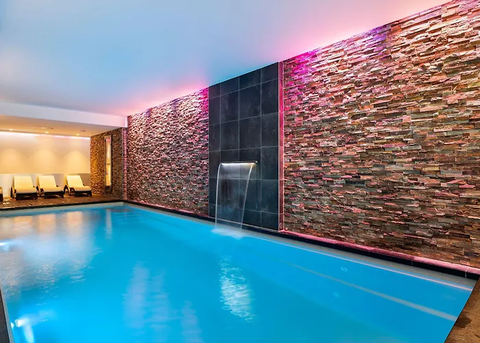 Corendon New-west, A Tribute Portfolio Hotel 4*