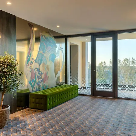 Corendon New-west, A Tribute Portfolio Ξενοδοχείο 4*